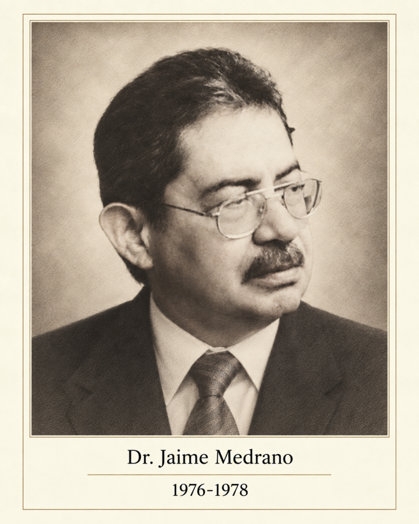 Recreación editorial que representa al Dr. Jaime Medrano, presidente de la asociación panameña de médicos veterinarios de 1976 a 1978, a partir del archivo fotográfico de la APMV.