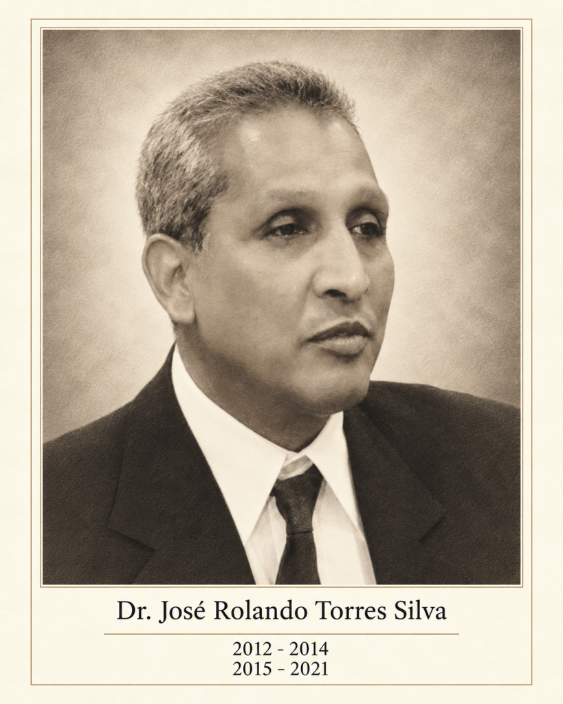 Recreación editorial que representa al Dr. José Rolando Torres Silva, presidente de la asociación panameña de médicos veterinarios en los períodos 2012–2014 y 2015–2021, a partir del archivo fotográfico de la APMV.