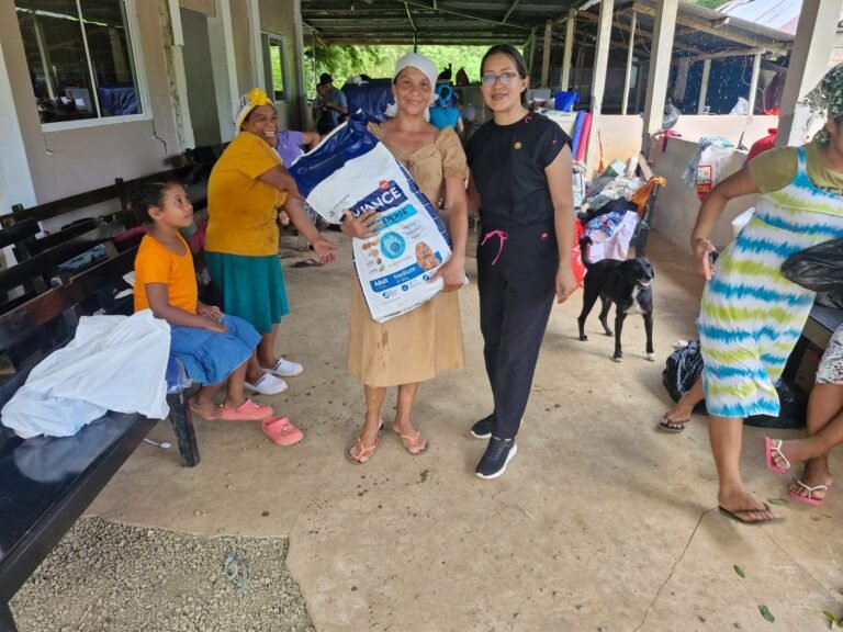 Médicos veterinarios y colaboradores reunidos durante la gira solidaria APMV 2026.