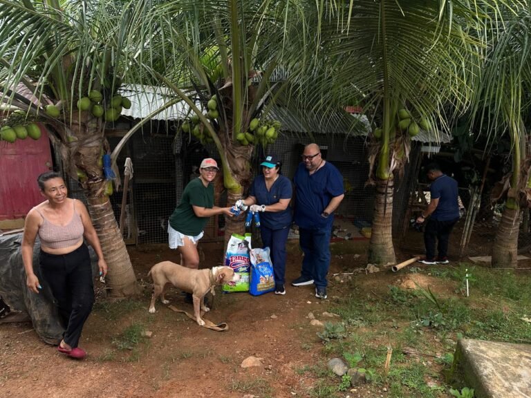 Médicos veterinarios y colaboradores reunidos durante la gira solidaria APMV 2026.